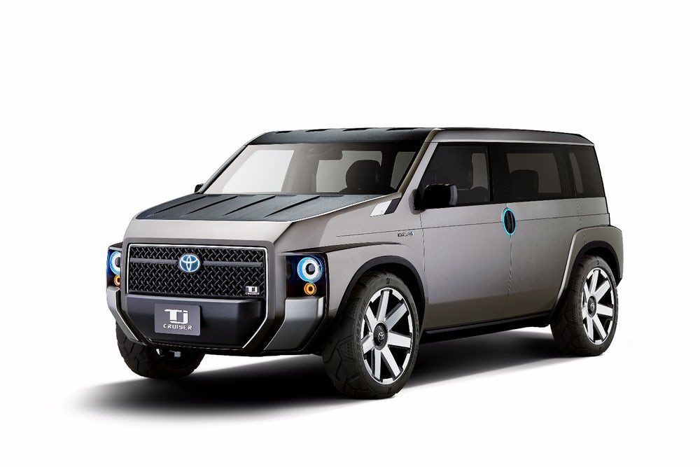 Toyota розробила гібрид позашляховика і мікроавтобуса - фото 1