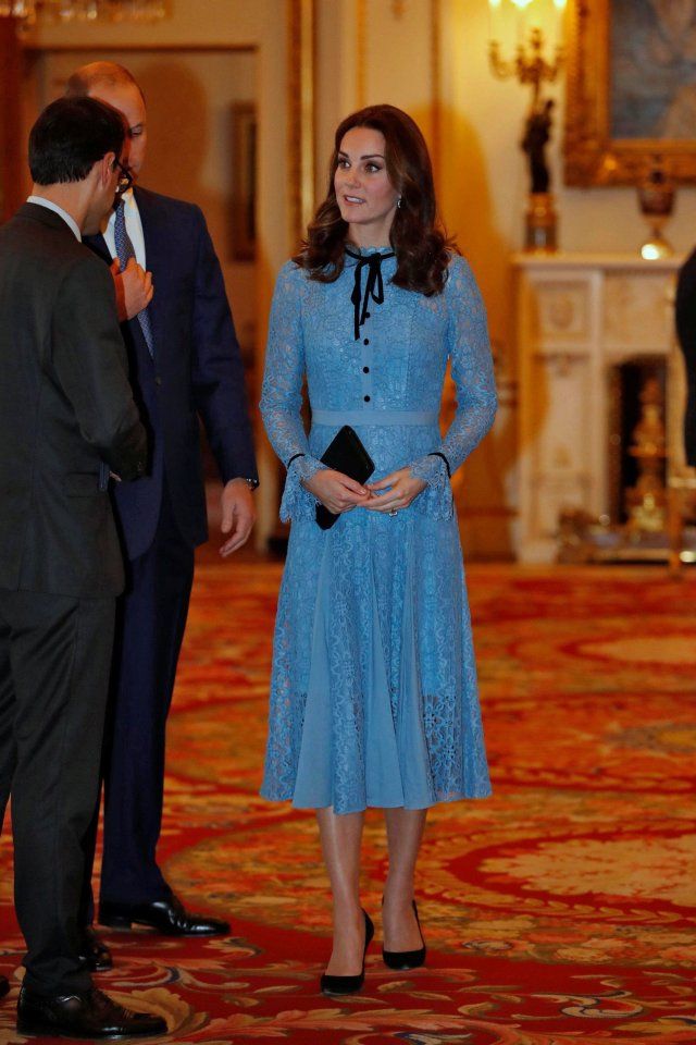 Кейт Міддлтон вперше з'явилася на публіці після оголошення про третю вагітність - фото 201707