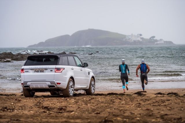 Новий Range Rover Sport випробували у морських хвилях - фото 201148