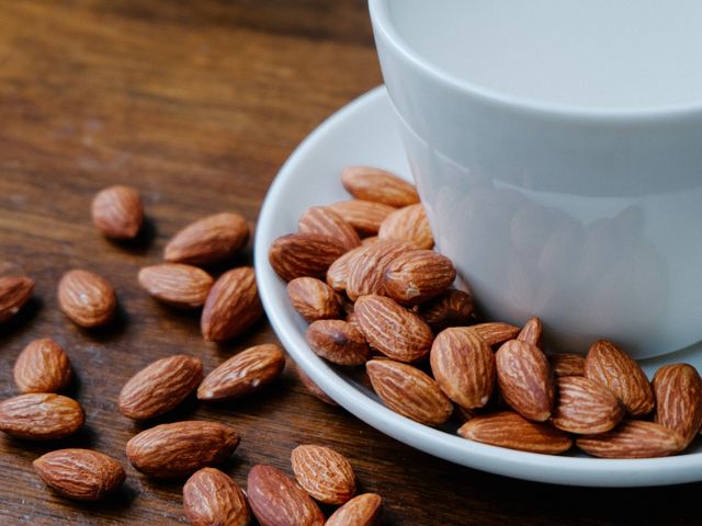 Дієтологи назвали оптимальну кількість горіхів на день - фото 202786