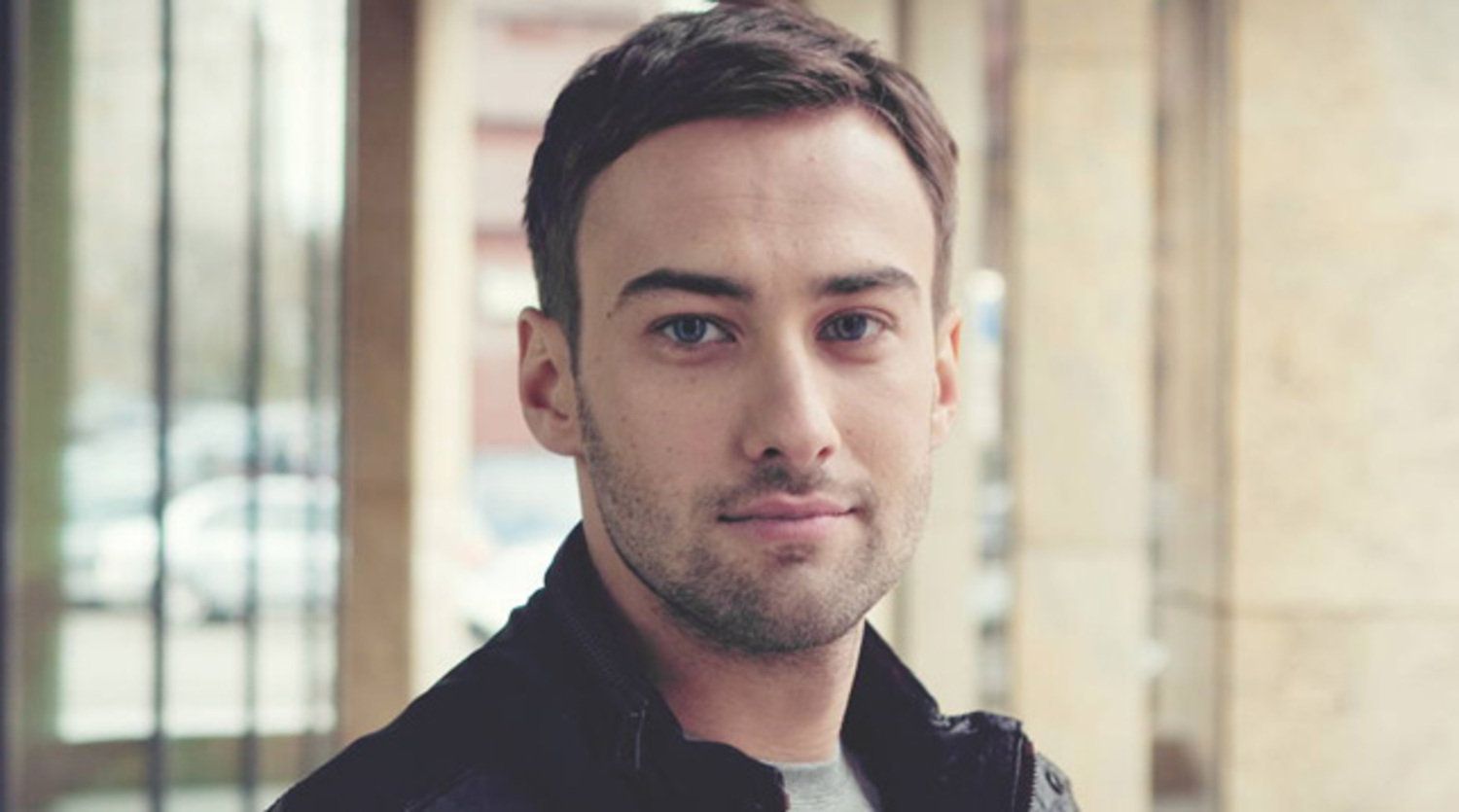 Дмитро Шепелєв показав розкішну квартиру, в якій живе з сином