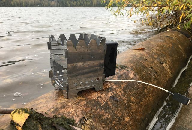 Піч Tengu швидко заряджає гаджети від звичайного вогню - фото 201668