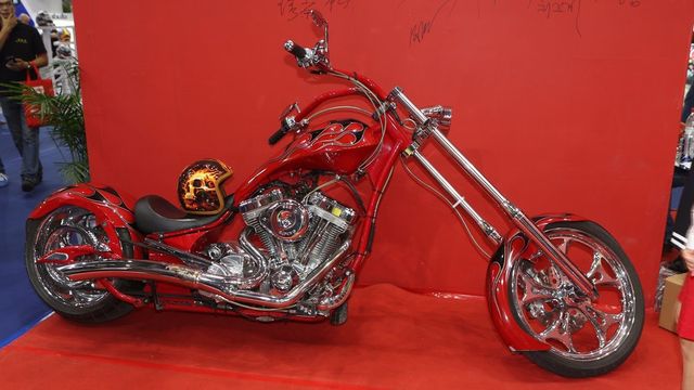 У Китаї пройшов міжнародний ярмарок мотоциклів - фото 199941