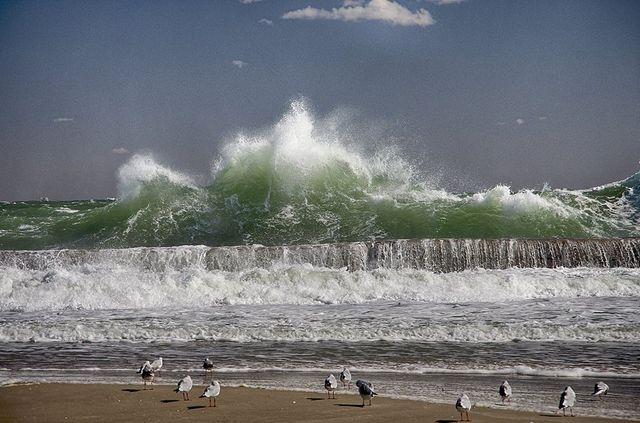 Шторм атакував Одесу: вражаючі кадри - фото 199468