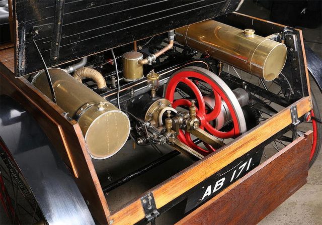 Найстаріший британський автомобіль виставлять на аукціоні - фото 205963
