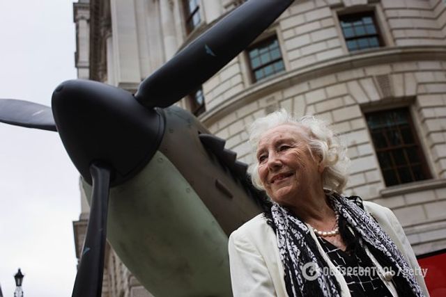 Переплюнула Лану Дель Рей: 100-річна співачка очолила чарти Британії - фото 201432