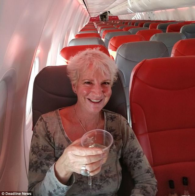 Британка виявилася єдиною пасажиркою рейсу: фотофакт - фото 205086