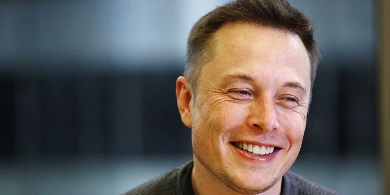 Відео зі співаючим біля багаття Ілоном Маском стало хітом