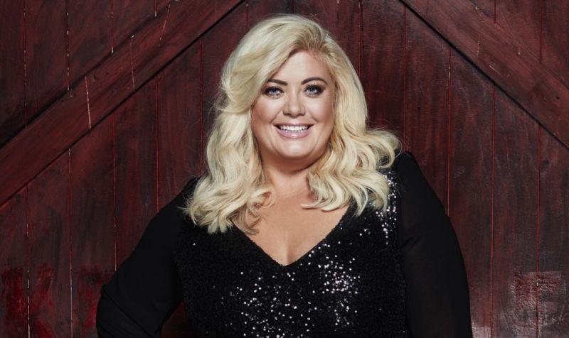 Пишнотіла британська зірка провалилась під сцену: епічне відео