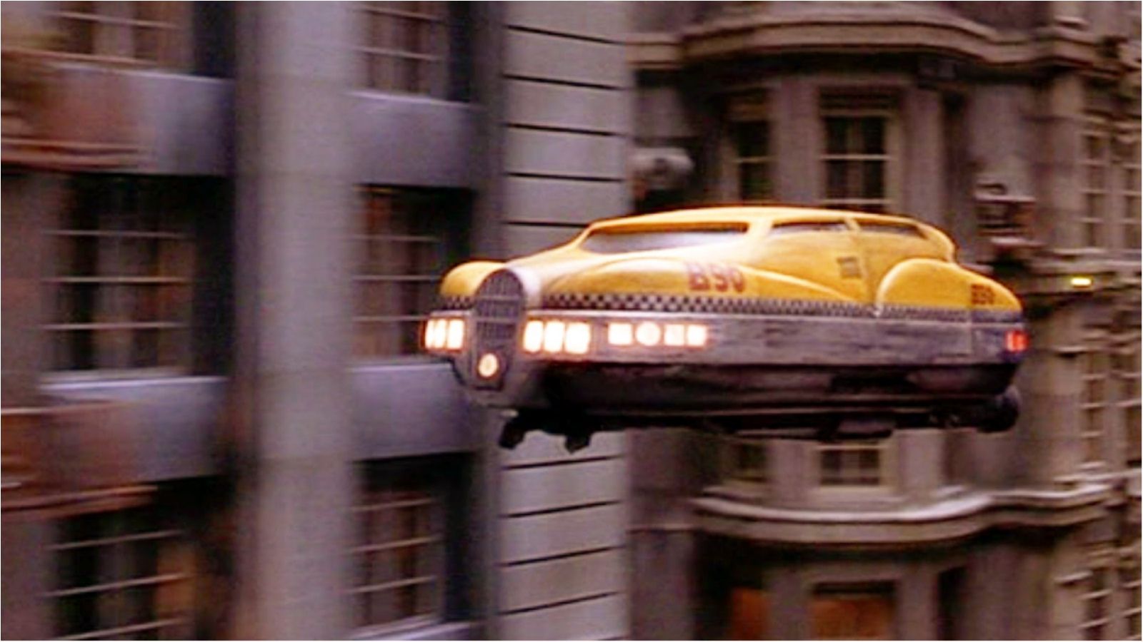 Росіянина оштрафували за водіння "літаючої" машини