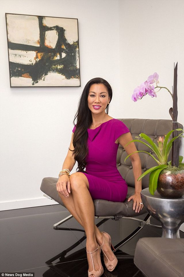 Анна - обличчя клініки свого чоловіка - фото 200527