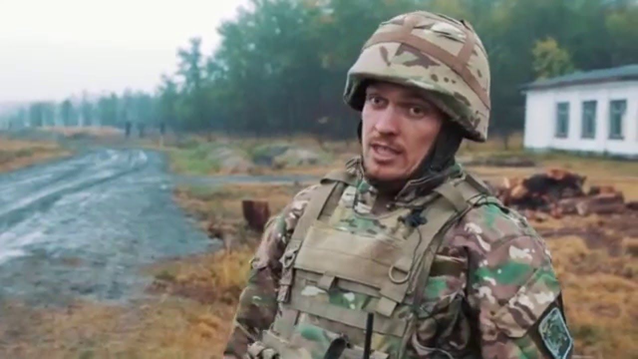 Боксер Усик відвідав бійців АТО в Мар'їнці