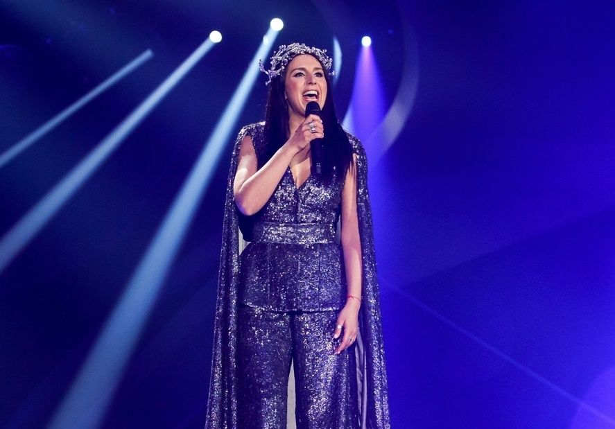 Джамала розпродає свої сукні задля благодійності