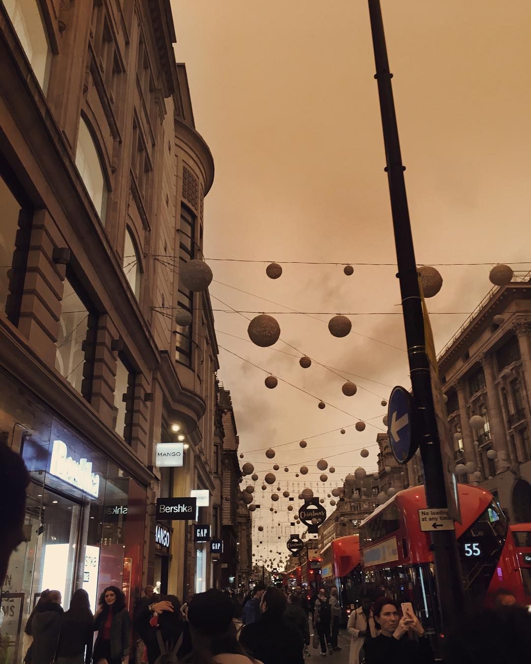 Великобританія після урагану Офелія: моторошні кадри