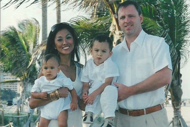 Анна тривалий час не наважувалася лігти під ніж чоловіка - фото 200525