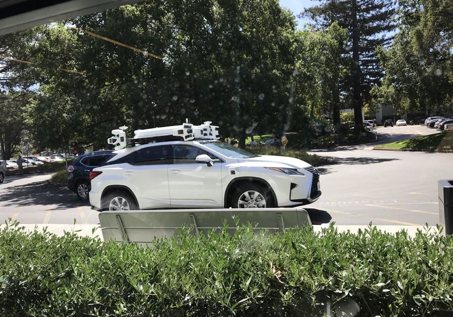 Новий безпілотник Apple зняли на відео