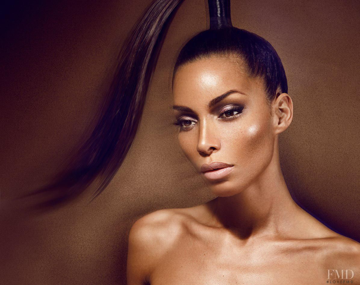 Модель-трансгендер стала дівчиною місяця у Playboy (18+)