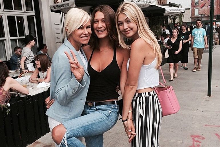 Белла Хадід показала раритетні фото сім'ї