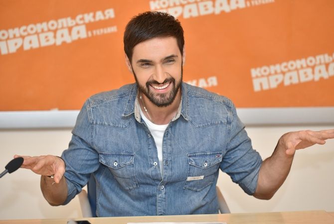 Хто фотографував? У мережі ажіотаж навколо голого фото Козловського