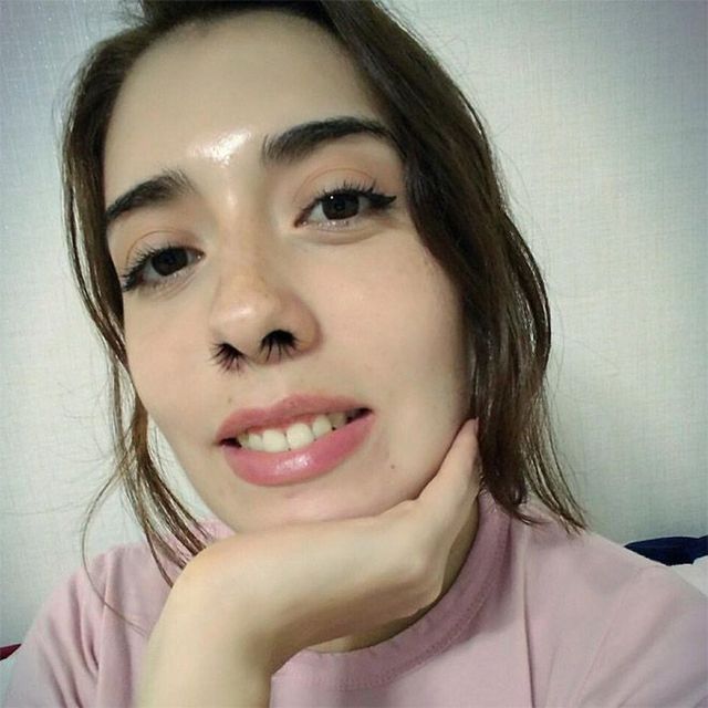 Новий модний тренд зачепив ніс, і це огидно - фото 201783