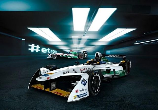 Audi презентувала перший заводський електрокар - фото 199443