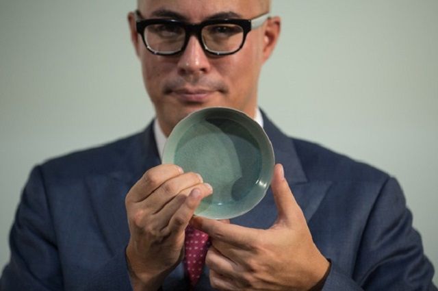 Як виглядає китайська чаша, яку продали за 37 мільйонів доларів