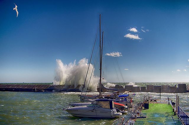 Шторм атакував Одесу: вражаючі кадри - фото 199463