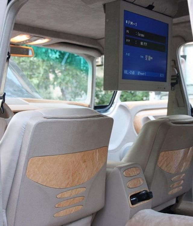 Радянське авто перетворили на стильний лімузин: потужні фото - фото 200174