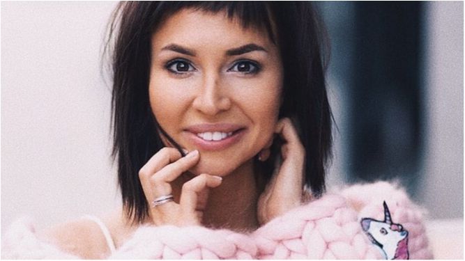 Ведучу Орел і Решка вжалила небезпечна істота