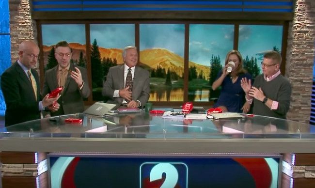 У США ведучі ранкової програми з'їли найгостріший в світі перець