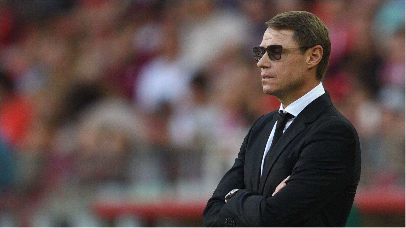 Екс-тренера Карпат звільнили з російського футбольного клубу