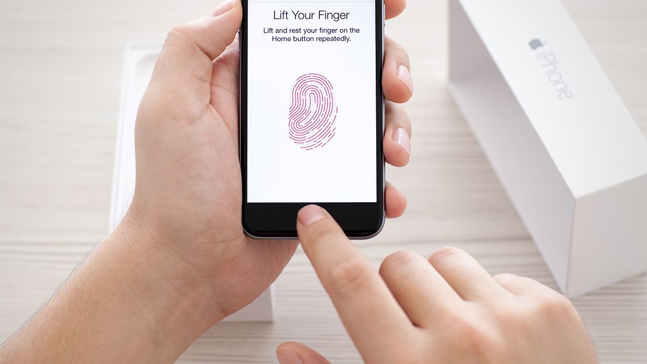 Експерт заявив, що Apple повністю відмовиться від Touch ID