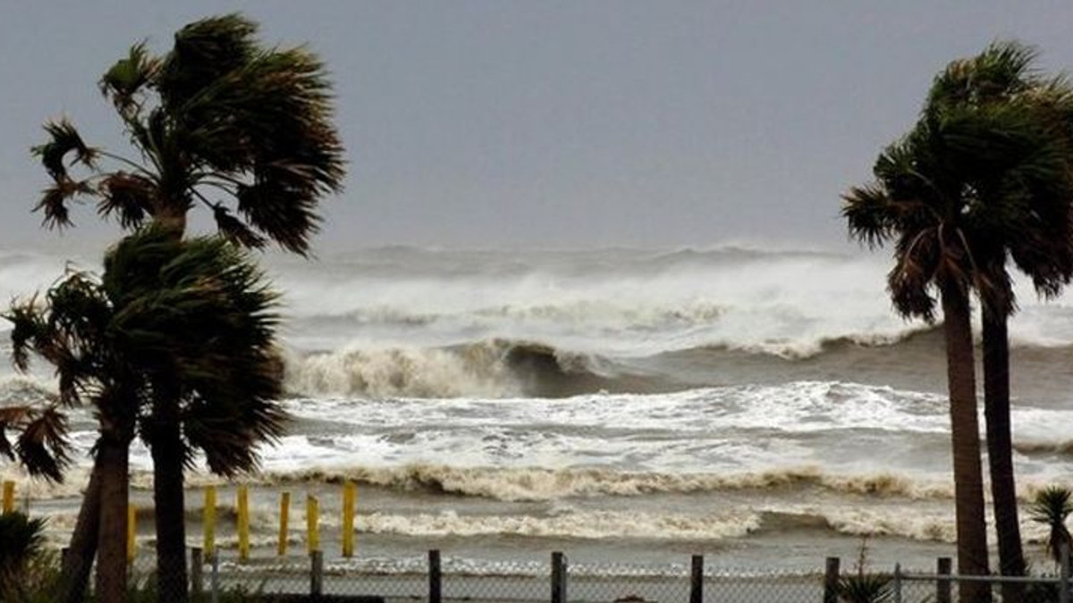 Перші кадри урагану "Нейт" - фото 1