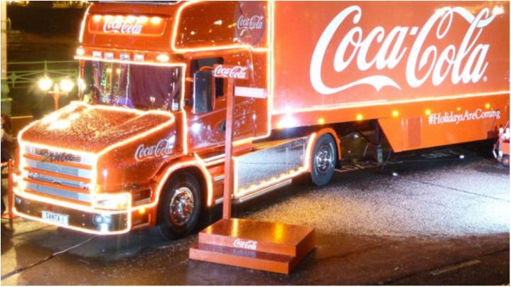 Greenpeace показала правдиву версію новорічної реклами Coca-Cola
