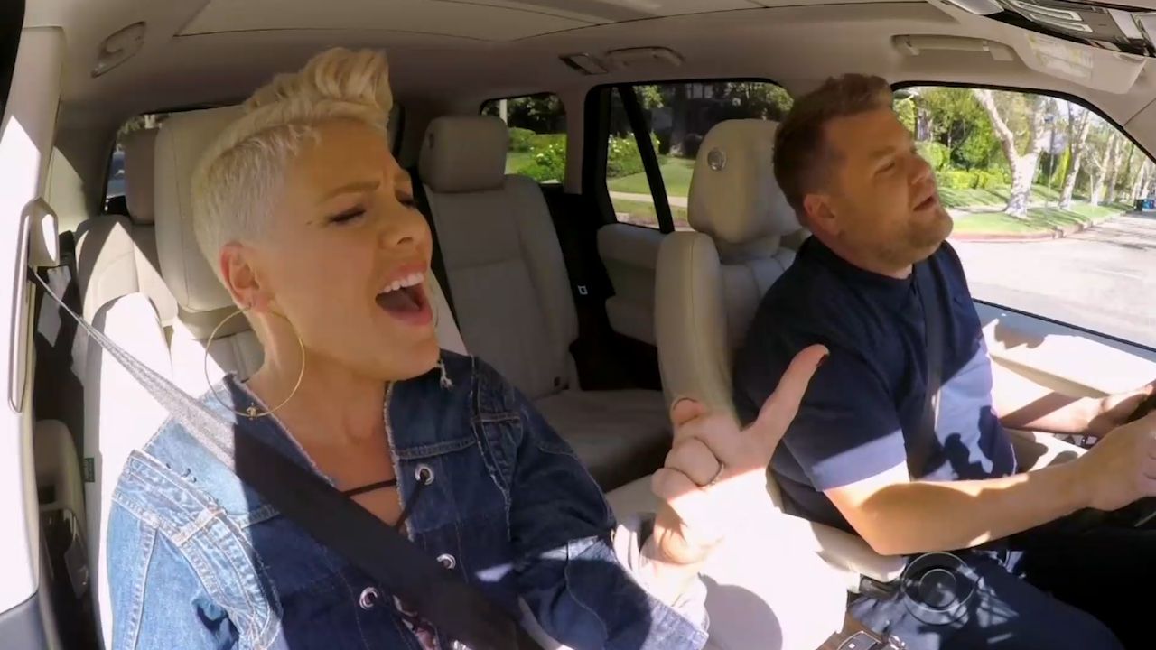 Хіт мережі: Пінк знялася в популярному караоке-шоу