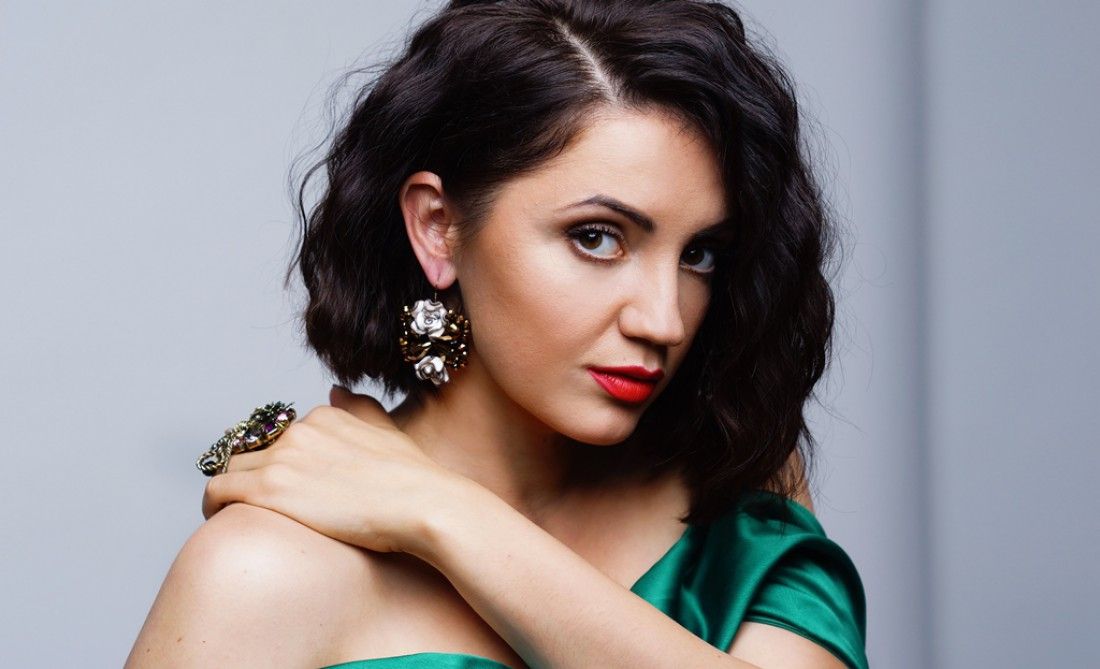 Без фотошопу: Цибульська помірялася сідницями із Дженніфер Лопес