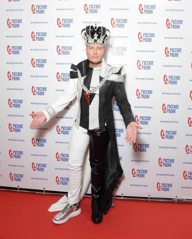 Відомий російський співак став посміховиськом у мережі - фото 209314