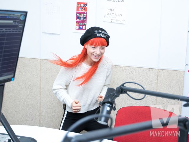 TARABAROVA заспівала про офшори Порошенка: кумедне відео - фото 207413