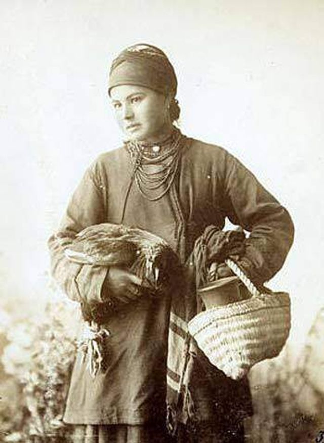 Неповторні українки в ретрознімках столітньої давності - фото 210267