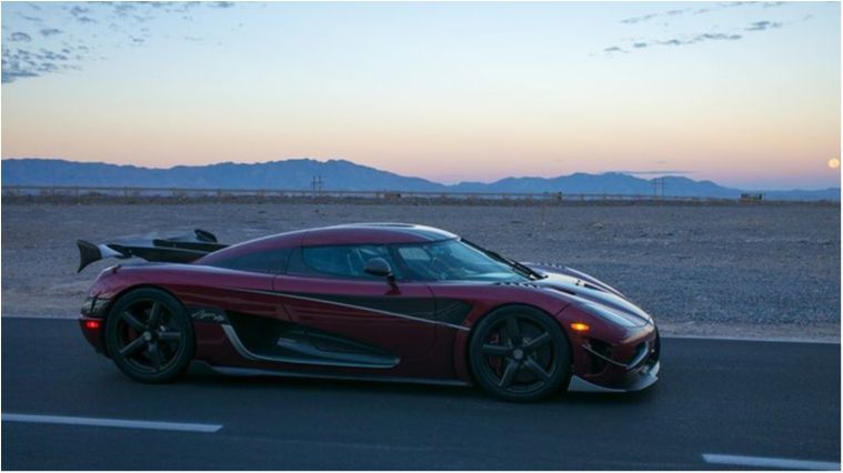 Визначено найшвидше серійне авто у світі, і воно шикарне!