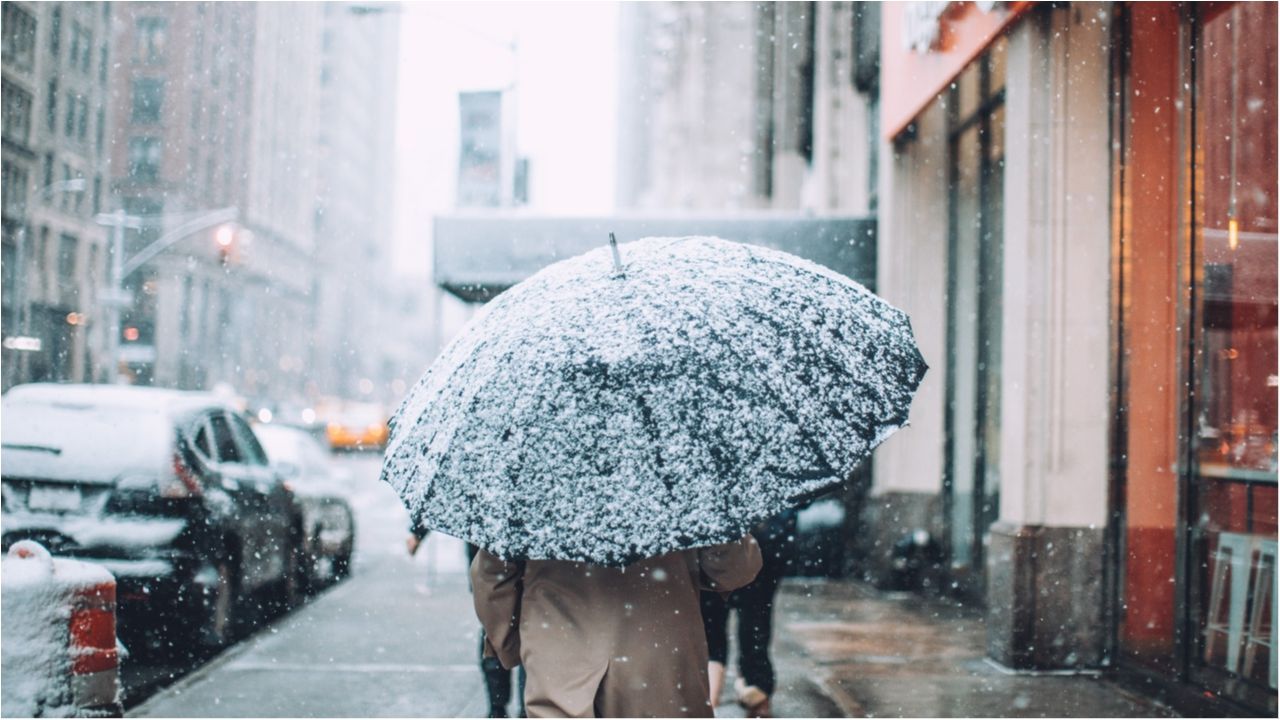 Сніг, дощі та ожеледиця: невтішний прогноз погоди для українців
