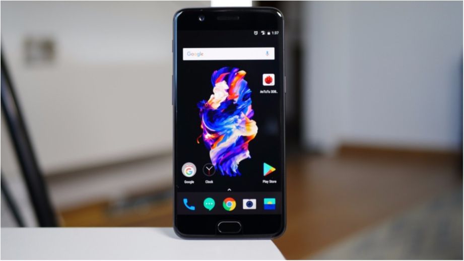 OnePlus 5 і 5T: блогери порівняли камери смартфонів