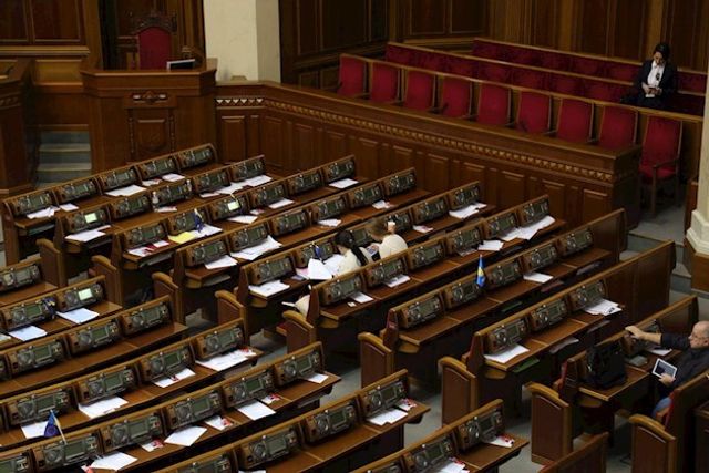 Я люблю свою роботу: депутати встановили новий рекорд - фото 209726