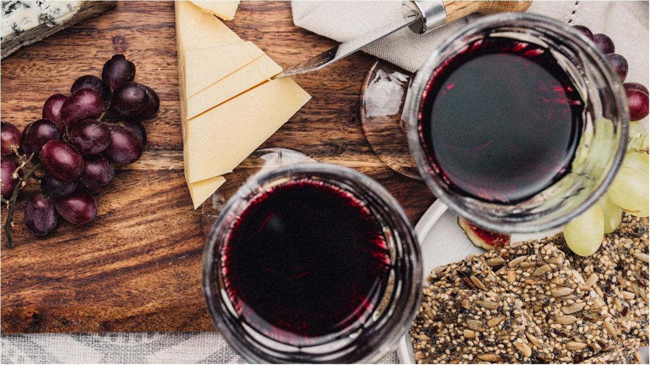 Вчені розповіли, як вино допомагає схуднути