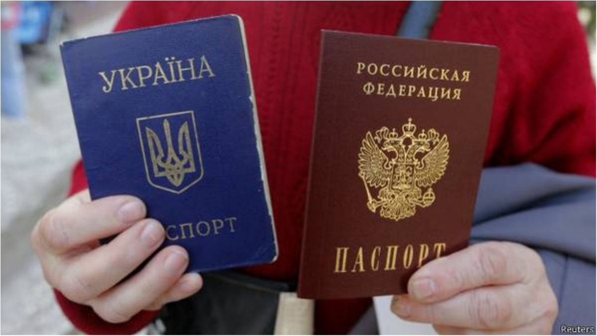 У Криму масово відбирають російські паспорти