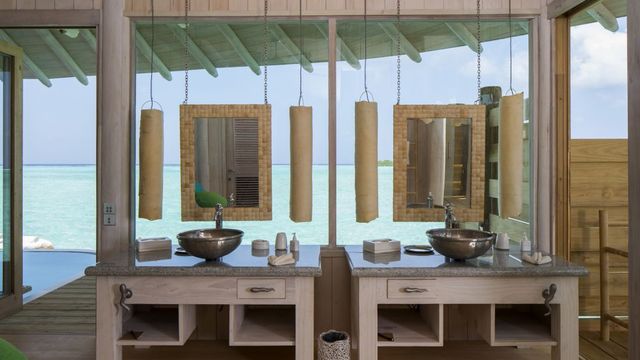 Як виглядає найбільш розкішний курорт на Мальдівах: ефектні фото - фото 209046