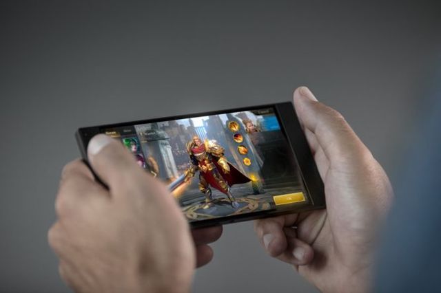Razer Phone офіційно представлений: що в новинці сподобається геймерам - фото 206411