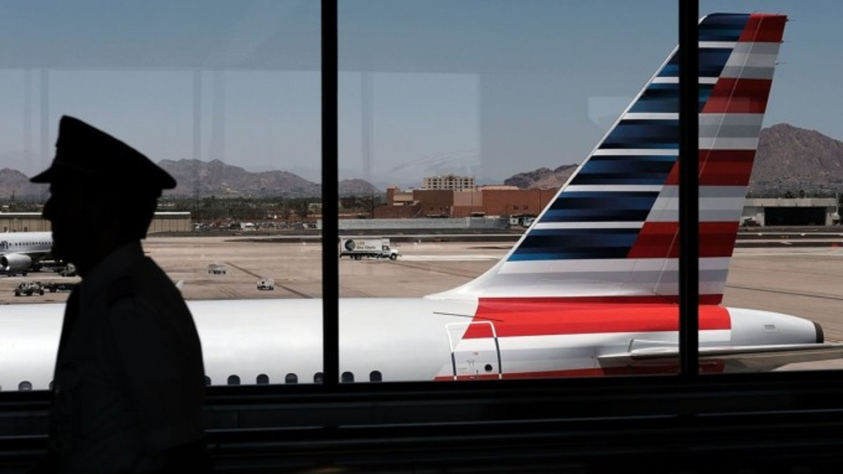 American Airlines залишилася без пілотів на Різдво - фото 1