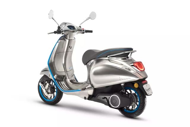 Електроскутер Vespa проїде на одному заряді 100 кілометрів - фото 208657
