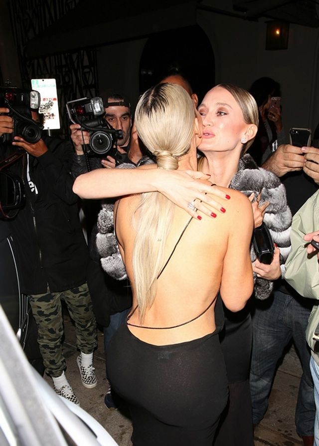 Кім Кардашян та Марина Актон - фото 210457